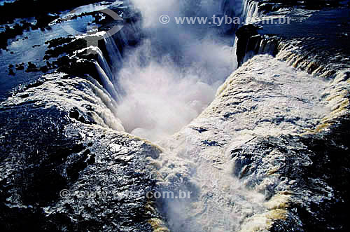  Cataratas de Foz do Iguaçú - Parque Nacional de Iguaçú  - PR - Brasil - fevereiro/1996

  O Parque Nacional do Iguaçu é Patrimônio Mundial pela UNESCO desde 28-11-1986.  - Foz do Iguaçu - Paraná - Brasil