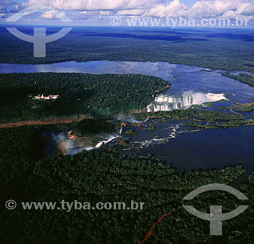  Cataratas de Foz do Iguaçú - Parque Nacional de Iguaçú  - PR - Brasil - fevereiro/2002

  O Parque Nacional do Iguaçu é Patrimônio Mundial pela UNESCO desde 28-11-1986.  - Foz do Iguaçu - Paraná - Brasil