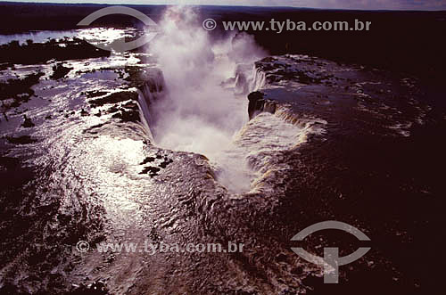  Cataratas de Foz do Iguaçú - Parque Nacional de Iguaçú  - PR - Brasil - fevereiro/2002



  O Parque Nacional do Iguaçu é Patrimônio Mundial pela UNESCO desde 28-11-1986.  - Foz do Iguaçu - Paraná - Brasil