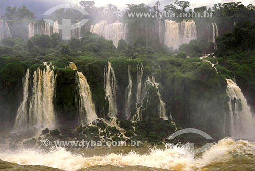  Cataratas de Foz do Iguaçú - Parque Nacional de Iguaçú  - PR - Brasil   O Parque Nacional do Iguaçu é Patrimônio Mundial pela UNESCO desde 28-11-1986.  - Foz do Iguaçu - Paraná - Brasil