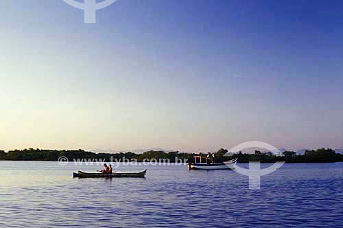  Barcos no Parque Nacional de Superagüi - Paraná - Brasil - Maio de 2001  - Guaraqueçaba - Paraná - Brasil