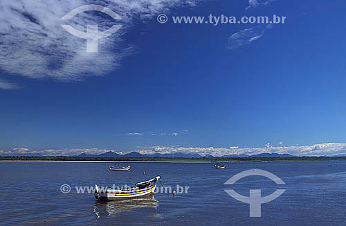  Barcos ancorados - Ilha de Superagüi - Paraná - Brasil  - Guaraqueçaba - Paraná - Brasil