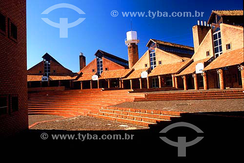  Edifícios de tijolos - Centro Náutico e Recreativo - Guaíra - Paraná - Brasil - Março 2004  - Guaíra - Paraná - Brasil