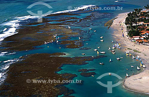  Assunto: Vista aérea da Praia de Porto de Galinhas / Local: Ipojuca - Pernambuco (PE) - Brasil / Data: 2002 