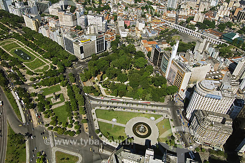  Parque do Passeio Público (parque arborizado no centro da foto) , Praça Mahatma Gandi (praça gramada na parte inferior da foto) e Lapa - Centro do Rio de Janeiro - RJ - Brasil  - Rio de Janeiro - Rio de Janeiro - Brasil