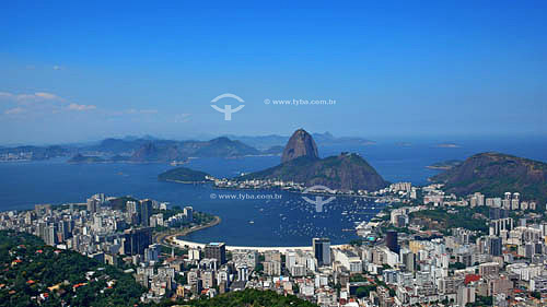  Vista da cidade do Mirante Dona Marta com Pão de aúcar ao fundo - Rio de Janeiro - RJ - Brasil
Mar/2007.  - Rio de Janeiro - Rio de Janeiro - Brasil