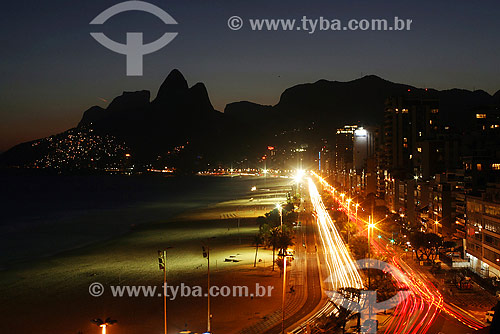  Vista da Avenida Vieira Souto ao anoitecer  - Rio de Janeiro - Rio de Janeiro - Brasil