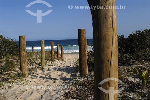  Detalhe da entrada para a Praia de Grumari - Rio de Janeiro - RJ - Outubro de 2007  - Rio de Janeiro - Rio de Janeiro - Brasil