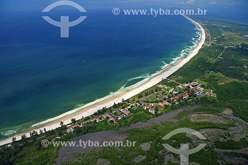  Vista aérea da Restinga da Marambaia, cordão arenoso com 42 km de extensão no litoral sul do estado, entre o Oceano Atlântico e a Baía de Sepetiba, onde se encontra parte preservada da Mata Atlântica - RJ - Brasil - Janeiro de 2008  - Rio de Janeiro - Rio de Janeiro - Brasil