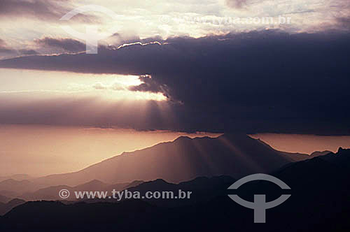  Serra dos Orgãos ao pôr-do-sol - Teresópolis - Região serrana do estado do Rio de Janeiro - RJ - Brasil  - Teresópolis - Rio de Janeiro - Brasil