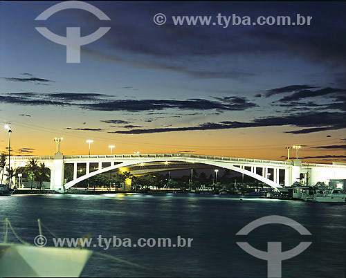  Ponte Velha sobre canal do Itajurú - Cabo Frio - RJ - Brasil  - Cabo Frio - Rio de Janeiro - Brasil