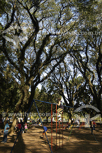  Crianças brincando no Parque do Ibirapuera - São Paulo - SP - Brasil  - São Paulo - São Paulo - Brasil