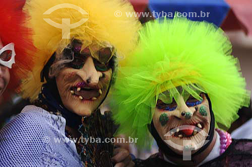  Foliões de máscara - Carnaval 2006 - Bloco de rua Banda de Ipanema - Rio de Janeiro - RJ - Brasil - Fevereiro 2006  - Rio de Janeiro - Rio de Janeiro - Brasil