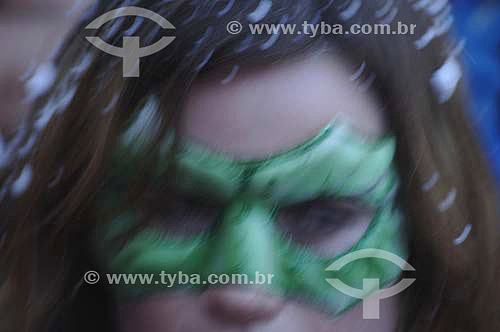  Folião de máscara -  Carnaval 2006 - Bloco de rua Banda de Ipanema - Rio de Janeiro - RJ - Brasil - Fevereiro 2006  - Rio de Janeiro - Rio de Janeiro - Brasil