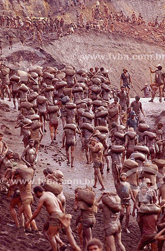  Multidão em garimpo de ouro - Serra Pelada - PA - Brasil  - Curionópolis - Pará - Brasil