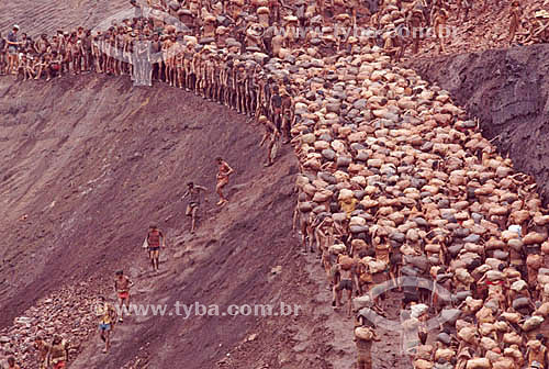  Multidão em garimpo de ouro - Serra Pelada - PA - Brasil  - Curionópolis - Pará - Brasil