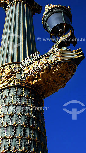  Poste de iluminação pública - Jardins de Tuilleries - Paris - França - Outubro de 2007 