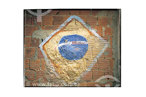  Bandeira do Brasil pintada em muro de tijolos  - Rio de Janeiro - Rio de Janeiro - Brasil