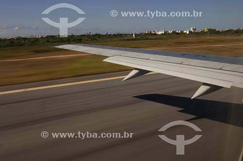  Asa de avião durante a decolagem - Maceió - Alagoas - Brasil - Março 2006  - Maceió - Alagoas - Brasil