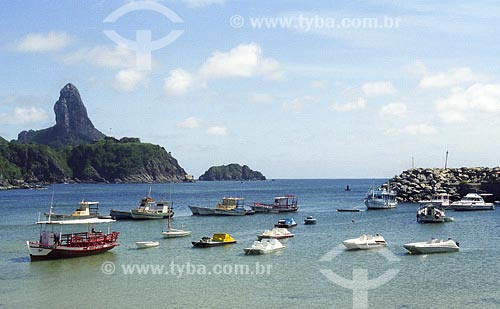  Assunto: Cais com Morro do Pico ao fundo
Local: Fernando de Noronha - PE
Data:  