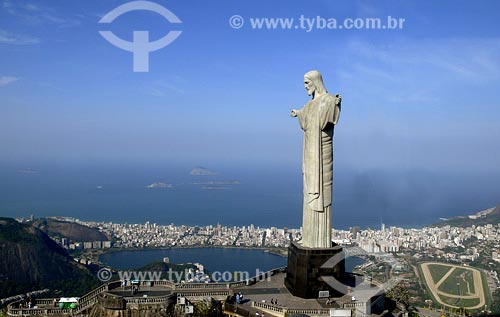  Assunto: Cristo Redentor com Lagoa Rodrigo de Freitas ao fundo
Local: Rio de Janeiro - RJ
Data: 17/06/2006 