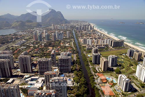  Assunto: Vista aérea da Barra da Tijuca com Pedra da Gávea ao fundo
Local: Rio de Janeiro - RJ
Data: 05/08/2006 