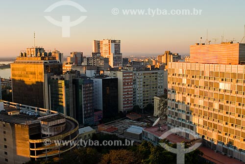  Assunto: Vista do centro de Porto Alegre ao por do sol / Local: Porto Alegre - RS - Brasil / Data: 06/07/2008 
