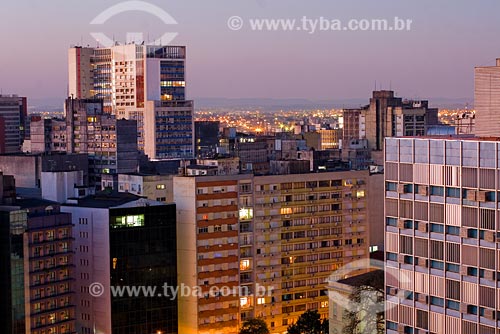  Assunto: Vista do centro de Porto Alegre ao por do sol / Local: Porto Alegre - RS - Brasil / Data: 06/07/2008 