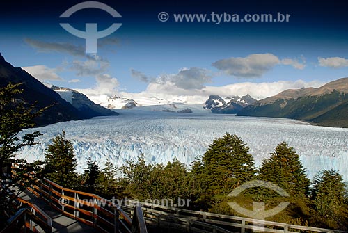  Assunto: Parque Nacional Los Glaciares -  Glaciar perito Moreno - Turistas / Local: patagônia - Argentina / Data: 02/2008 