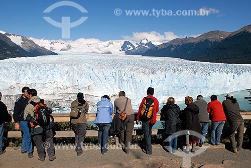  Assunto: Parque Nacional Los Glaciares -  Glaciar perito Moreno - Turistas / Local: patagônia - Argentina / Data: 02/2008 