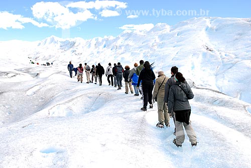  Assunto: Mini trekking sobre o Glaciar perito Moreno - Parque Nacional Los Glaciares -  Glaciar perito Moreno - Turistas / Local: patagônia - Argentina / Data: 02/2008 