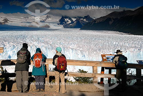  Assunto: Parque Nacional Los Glaciares -  Glaciar perito Moreno - Turistas / Local: patagônia - Argentina / Data: 02/2008 