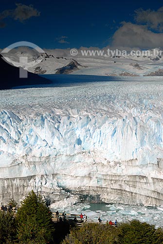  Assunto: Parque Nacional Los Glaciares. Glaciar Perito Moreno. Turistas
Local: Patagônia / Argentina
Data: 02 / 2008
Autor: Renata Mello 