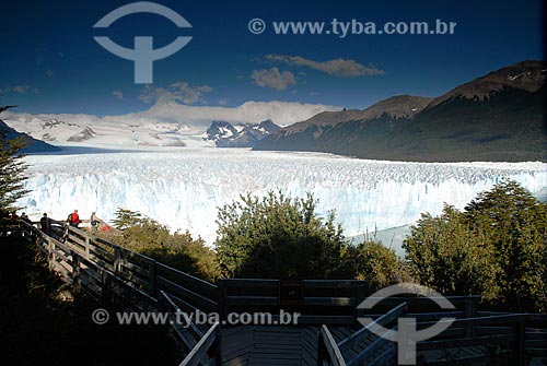  Assunto: Parque Nacional Los Glaciares -  Glaciar perito Moreno - Turistas / Local: patagônia - Argentina / Data: 02/2008 