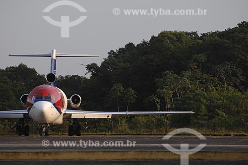  Assunto: Avião no aeroporto de Belém - Floresta Amazônica / Local: Belém (PA) / Data: 12 de Outubro de 2008 
