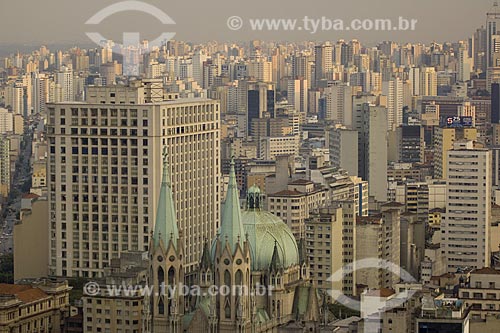  Assunto : Vista da zona central de Sao Paulo com o teto da Catedral da Sé em verde / 
Local : São Paulo - SP / 
Data : Junho de 2006  - São Paulo - São Paulo