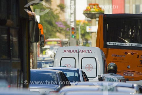  Assunto: Trânsito na Avenida Paulista - Engarrafamento / 
Local: São Paulo - SP / 
Data: Maio de 2006 