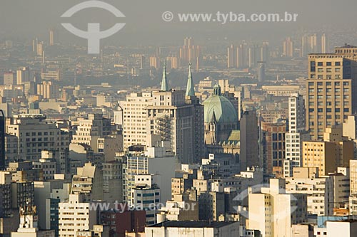  Assunto : Vista da zona central de Sao Paulo com o teto da Catedral da Sé em verde / 
Local : São Paulo - SP / 
Data : Junho de 2006  - São Paulo - São Paulo