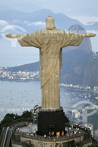  Assunto: Vista aérea do Cristo Redentor com Pão de Açúcar ao fundo / 
Local: Rio de Janeiro - RJ - Brasil / 
Data: Novembro de 2008 