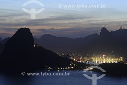  Assunto: Montanhas do Rio vistas de Niterói / 
Local: Rio de Janeiro - RJ - Brasil / 
Data: Novembro de 2008 