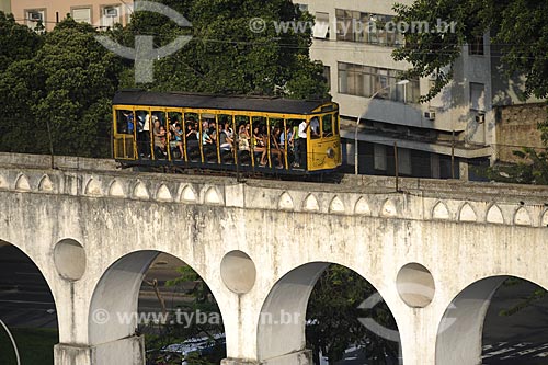  Assunto: Bondinho sobre os Arcos da Lapa / 
Local: Centro - Rio de Janeiro - RJ - Brasil / 
Data: Novembro de 2008 