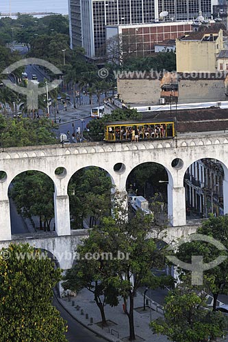  Assunto: Bondinho sobre os Arcos da Lapa / 
Local: Centro - Rio de Janeiro - RJ - Brasil / 
Data: Novembro de 2008 