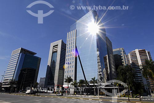  Assunto: Avenida Faria Lima com Juscelino Kubitschek / 
Local: São Paulo - SP - Brasil / 
Data: 12/2007 