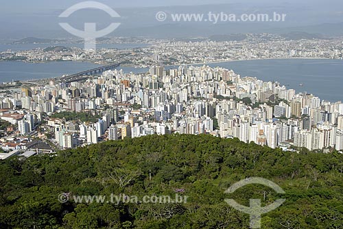  Assunto: Vista aérea da cidade de Florianópolis / 
Local: Florianópolis - Santa Catarina - Brasil / 
Data: 12/2007 