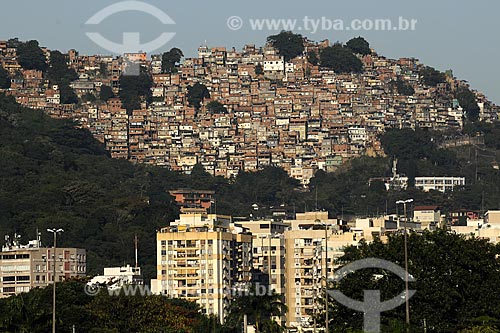  Assunto: Favela da Rocinha vista da Lagoa Rodrigo de Freitas / Local: Rio de Janeiro (RJ) / Data: Agosto de 2009 