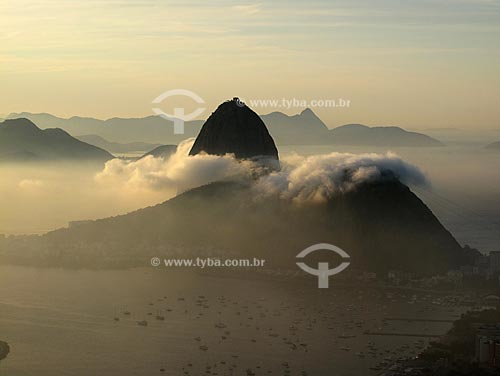  Assunto: Vista do Pão de Açúcar e da Enseada de Botafogo ao amanhecer / Local: Rio de Janeiro - RJ - Brasil / Data: Junho de 2009 