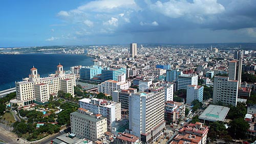  Assunto: Vista geral de Havana com o Hotel Nacional (edifício com duas pequenas torres)  à esquerda / Local: Cuba / Date: outubro 2009 