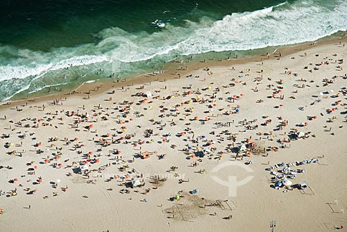  Assunto: Vista aérea da praia do Leme / Local: Rio de Janeiro - RJ - Brasil / Data: Outubro de 2009 