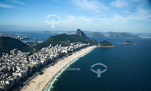  Assunto: Vista aérea da praia de Copacabana e do Leme com o Pão de Açúcar ao fundo / Local: Rio de Janeiro - RJ - Brasil / Data: Outubro de 2009 