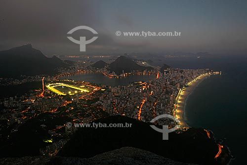  Vista noturna da Zona Sul do Rio de Janeiro de cima do Morro Dois Irmãos  - Rio de Janeiro - Rio de Janeiro - Brasil